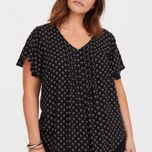 Torrid black lantern short sleeve challis blouse size 1